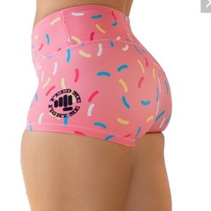 FMFM DONUT SHORTS size small